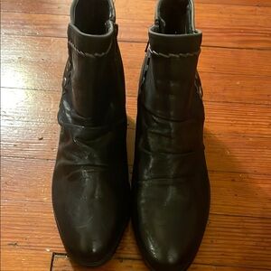 Elegant Black Ankle Boots